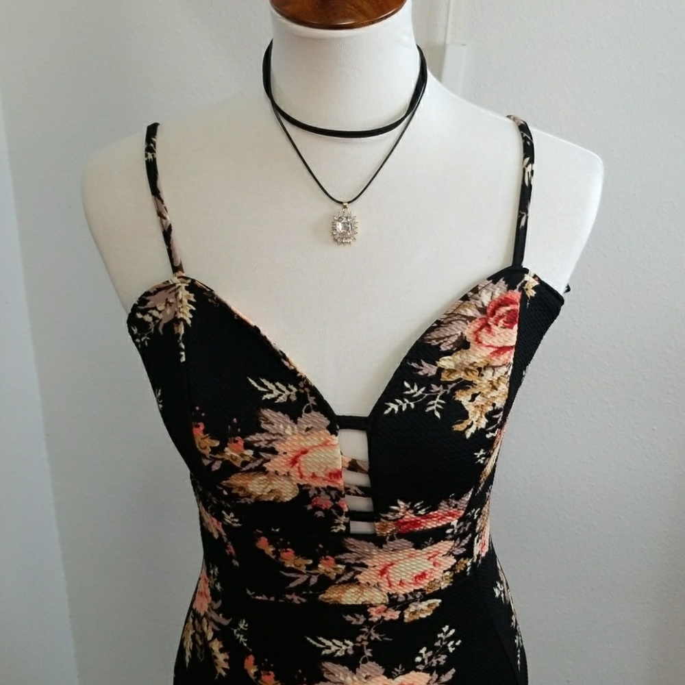 Black with peach floral dress - Picture 2 of 16